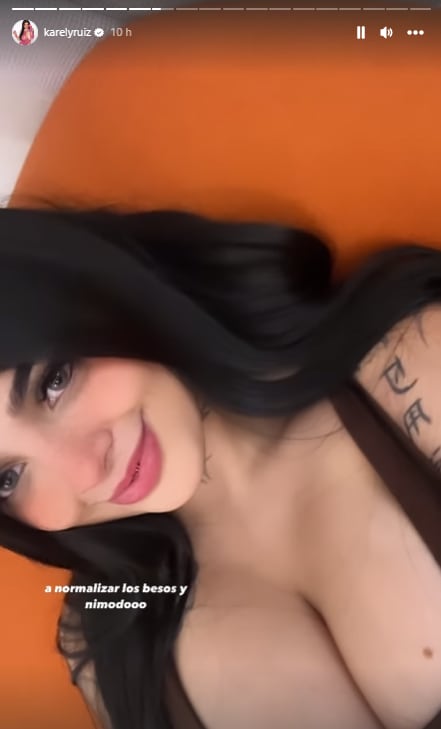 Karely Ruiz quiere normalizar los besos tras hacerlo con Santa Fe Klan.