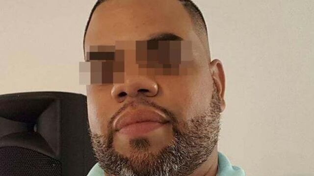 Periodista Ángel Gahona