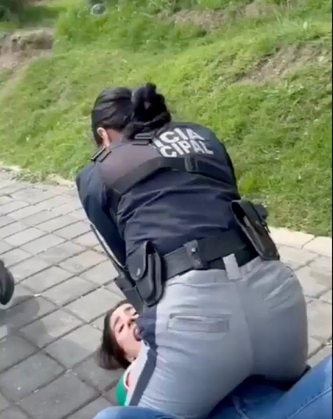 Fiscalía de Puebla investiga denuncia contra policía por presunto abuso de autoridad