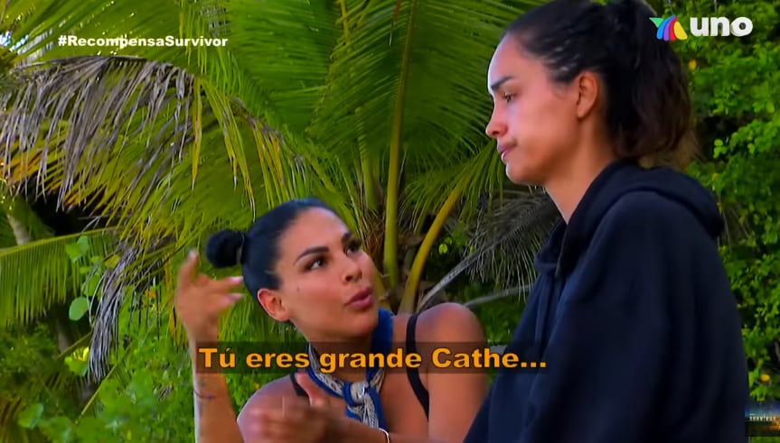 Tefi Valenzuela y Cathe López en Survivor México 2022.