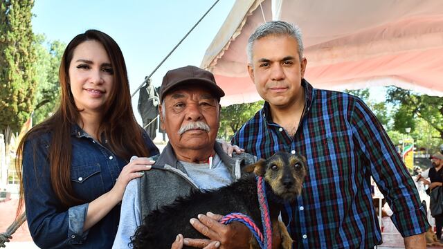 Fernando Vilchis, presidente municipal de Ecatepec, a la derecha