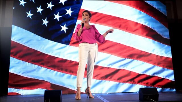 Kari Lake sería elegida por Donald Trump para ser embajadora de Estados Unidos en México