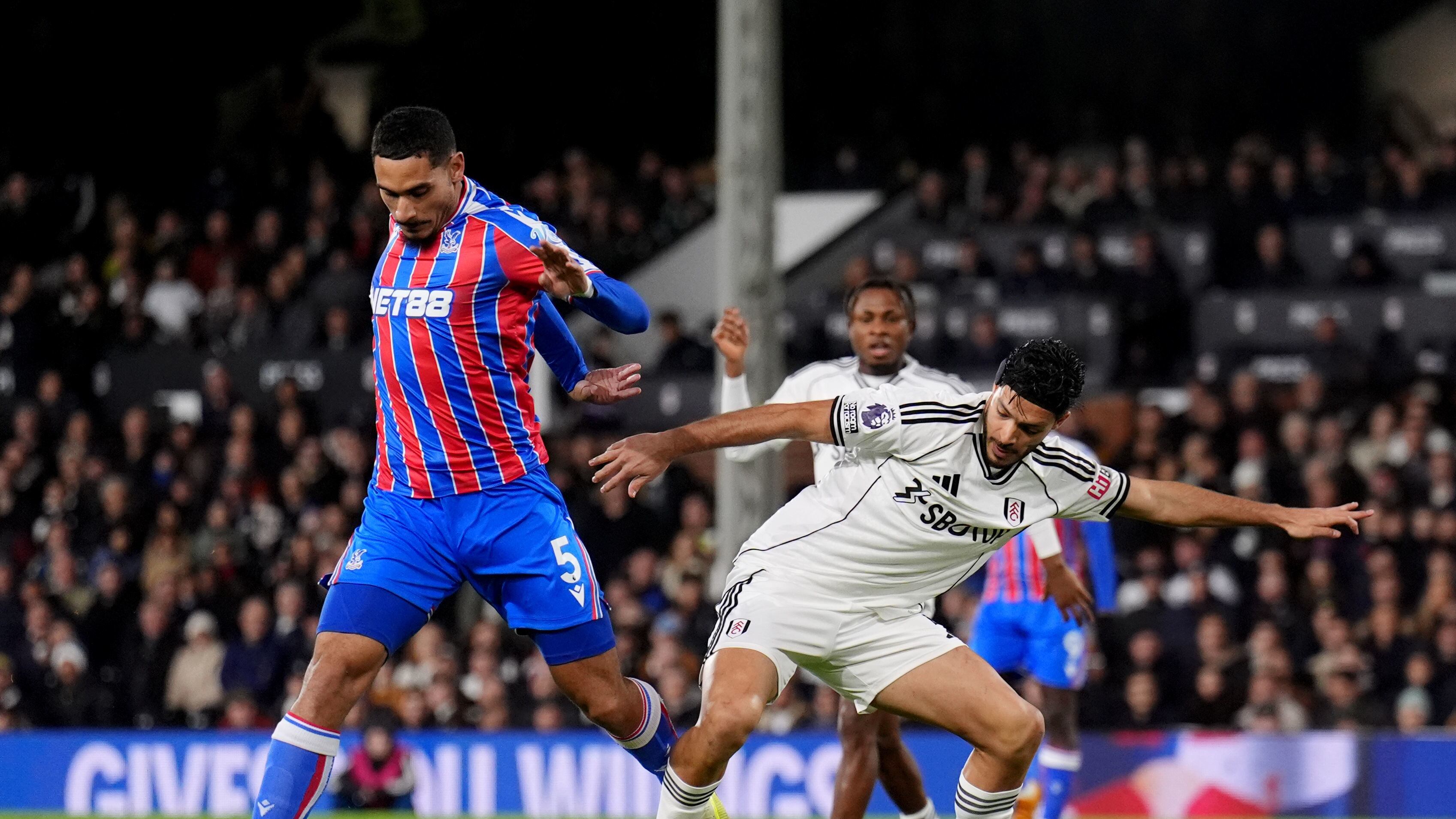 Raúl Jiménez se luce con asistencia de otro planeta en la Premier League