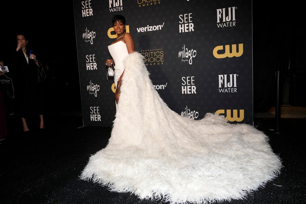 Fantasia Barrino llega a los Critics Choice Awards 2024.