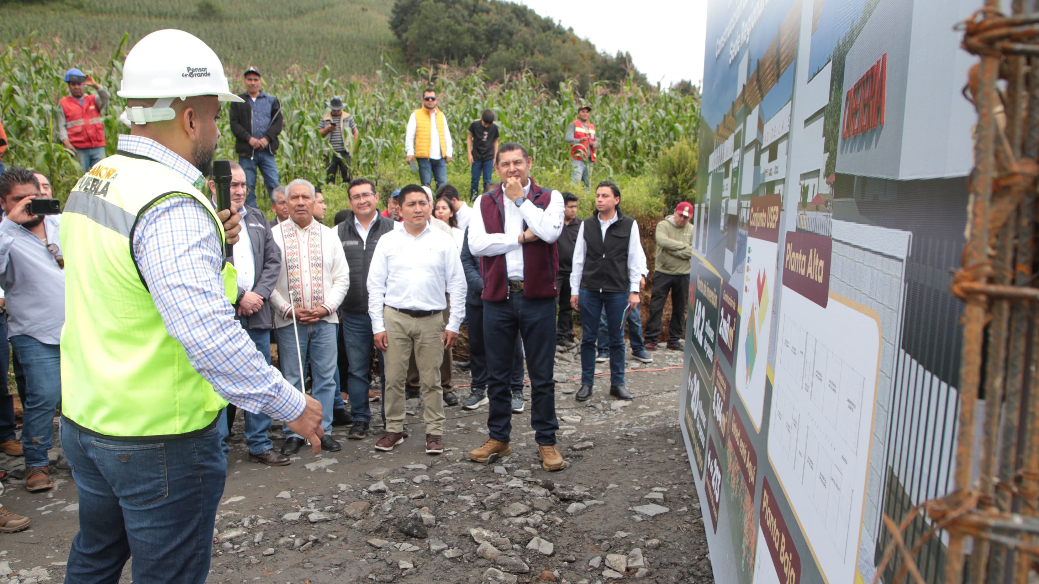 Alejandro Armenta inicia construcción de la Universidad de la Salud en la Sierra Negra