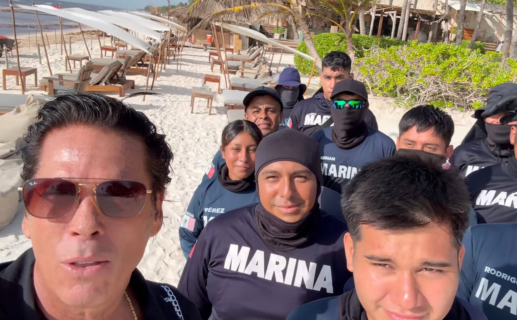 Roberto Palazuelos comparten las labores de la Marina para retirar el sargazo en Tulum