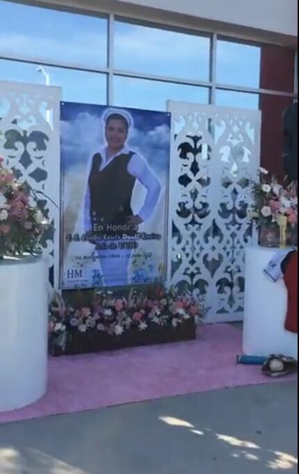 Homenaje a enfermera