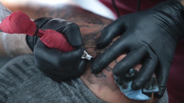 Personas tatuadas ya son aceptadas en las Fuerzas Armadas