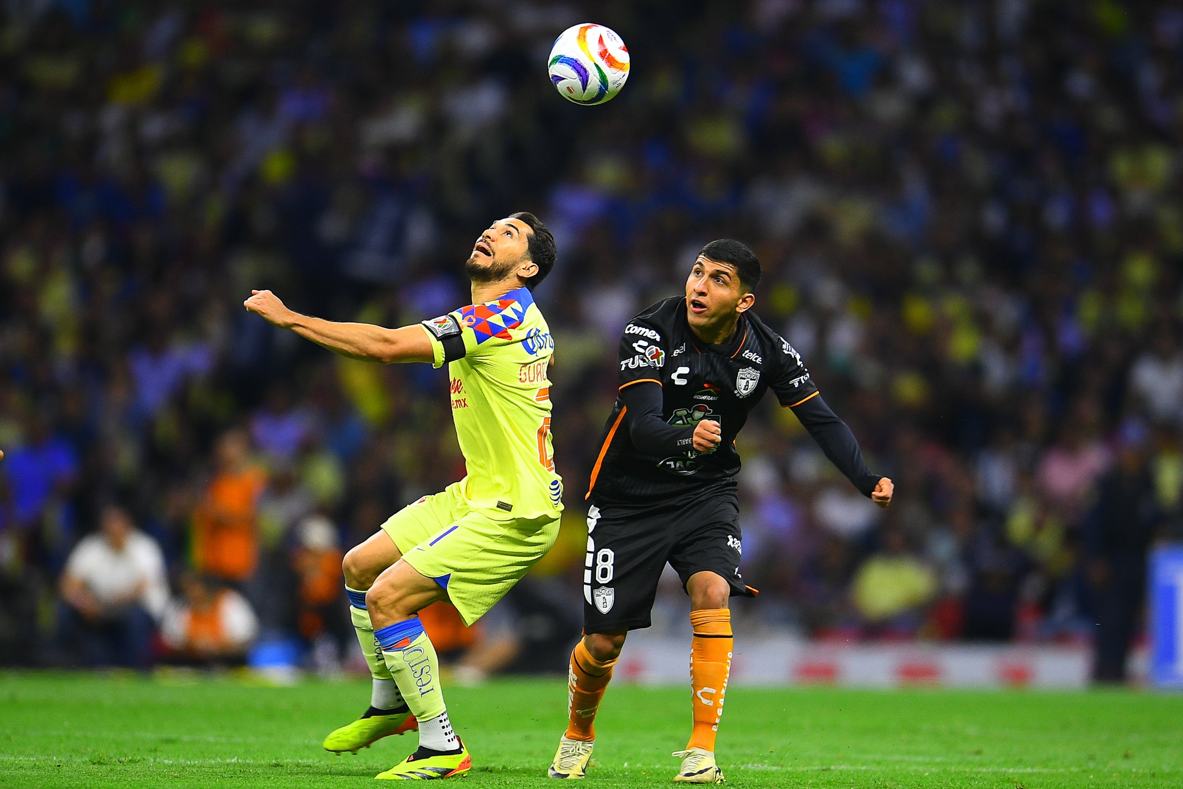 Bryan González contra Club América.