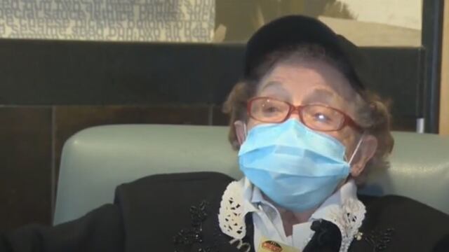 Ruthie Shuster, anciana