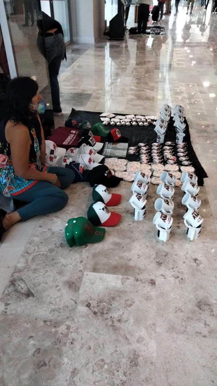 Venta de recuerdos de AMLO