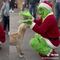 Reacción de El Grinch a un niño que le pide foto se hace viral en TikTok porque “eso es cine”