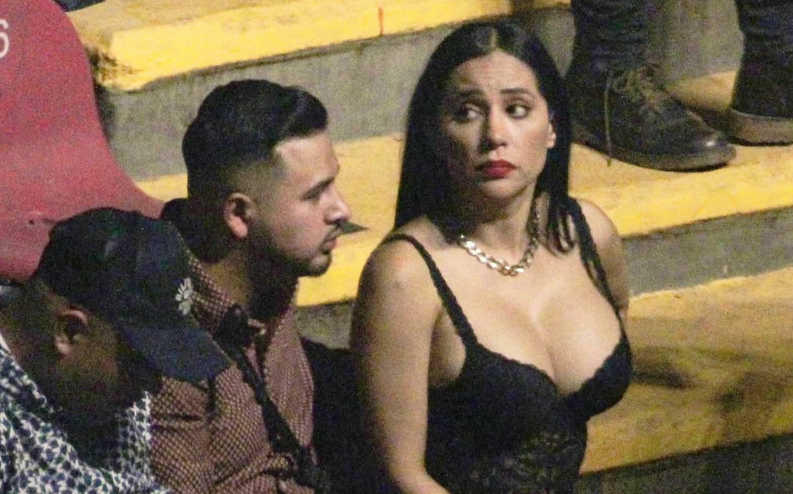 Sandra Cuevas y su acompañante en Palenque de Pachuca
