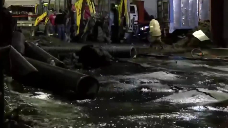Se reactiva mega fuga de agua en Iztapalapa pese a labores de reparación