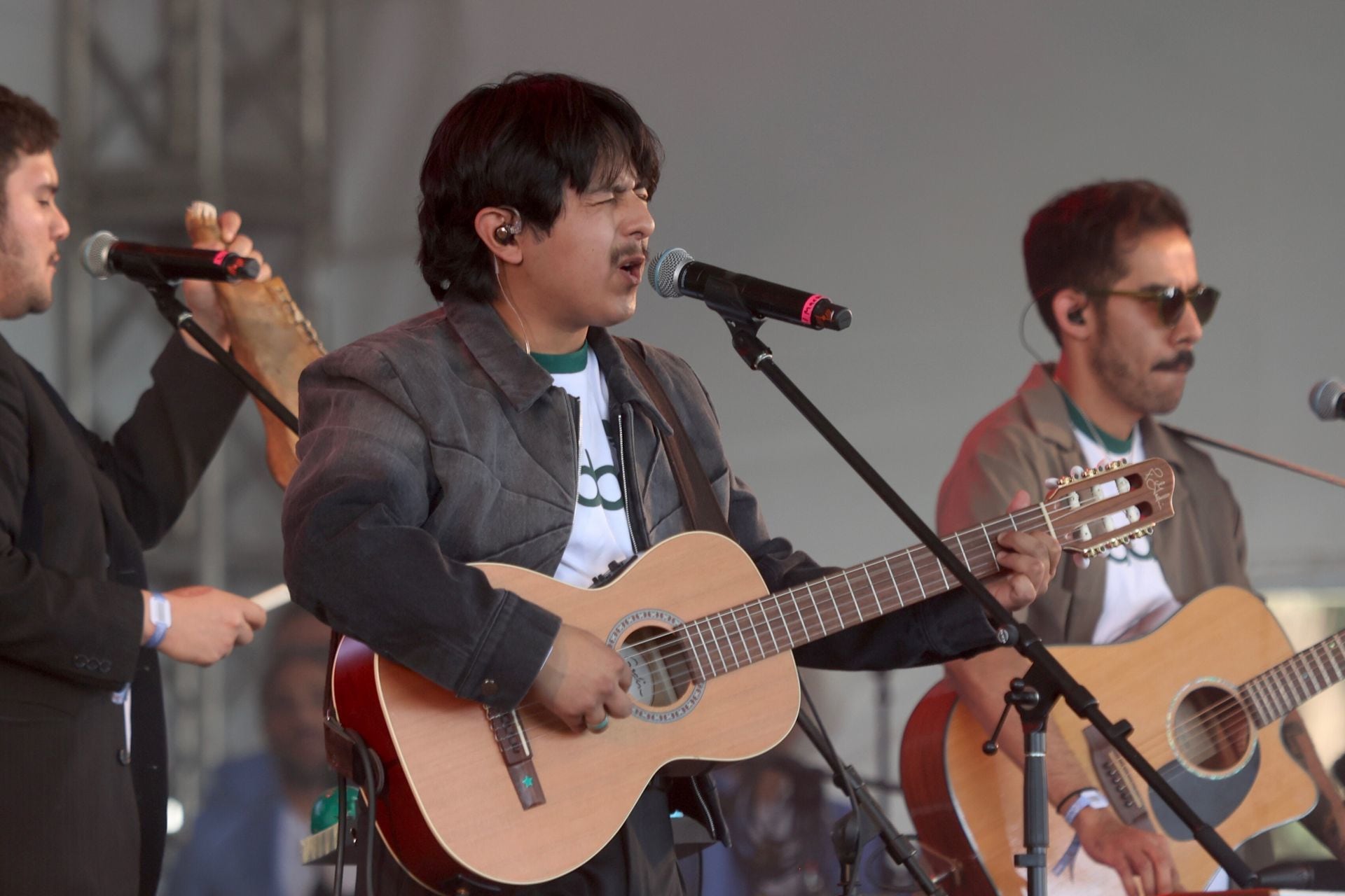 Macario Martínez, cantante.