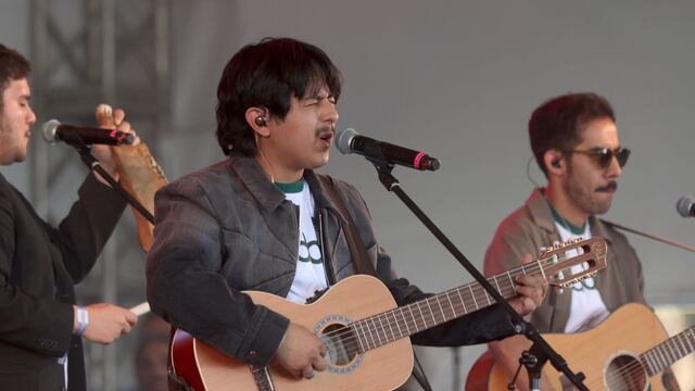 Macario Martínez, cantante.