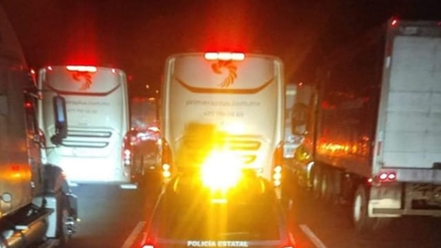 Accidente autopista México-Querétaro provoca largas filas