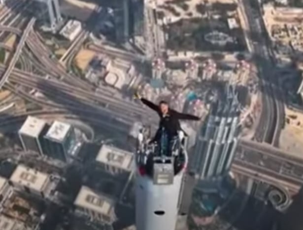 Will Smith sube la cima del Burj Khalifa