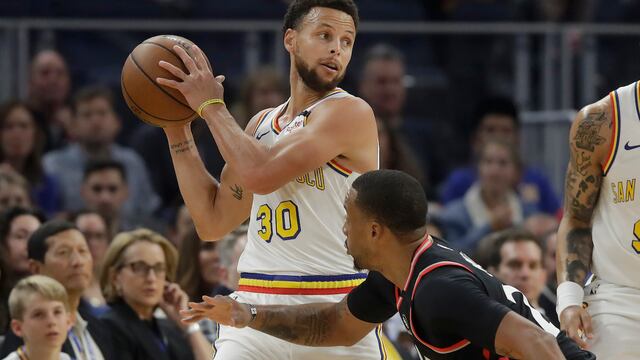 Curry en un partido de GS