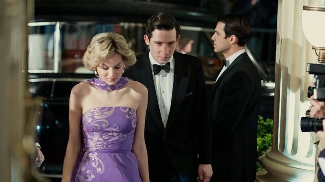 Lady Di y el Príncipe Carlos en 'The Crown'