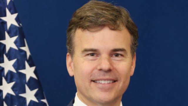 Laura Dogu sale de la representación de Estados Unidos en Venezuela pero dice que el plan de Trump sigue avanzando