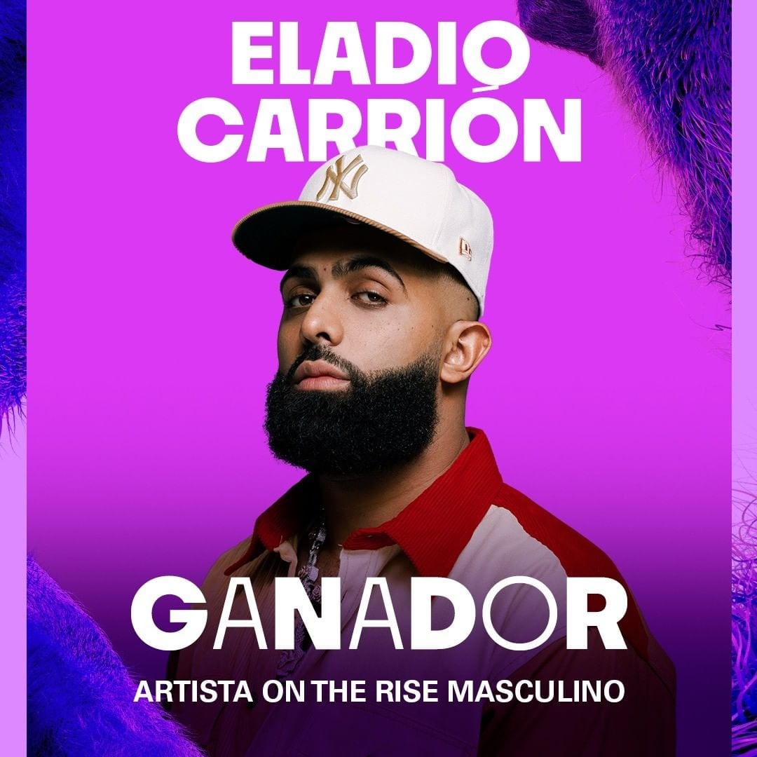 Eladio Carrión gana en la categoría a Artista On The Rise Masculino