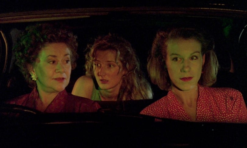 Joan Plowright en Conspiración de mujeres