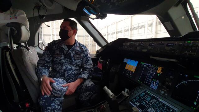 General Chargoy, piloto del avión presidencial