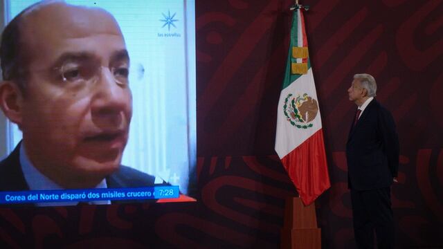 Exponen a Felipe Calderón en el Quién es quién en las mentiras de la semana