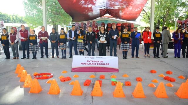 Ecatepec entrega mobiliario y aulas nuevas para más de 40 mil estudiantes