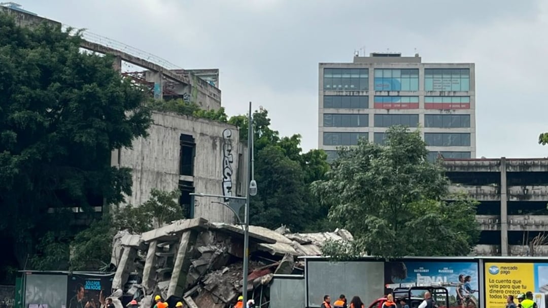 Colapsa estructura durante demolición en Viaducto, en Miguel Hidalgo