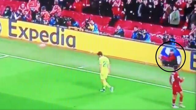 Oakley Cannonier haciendo su trabajo.