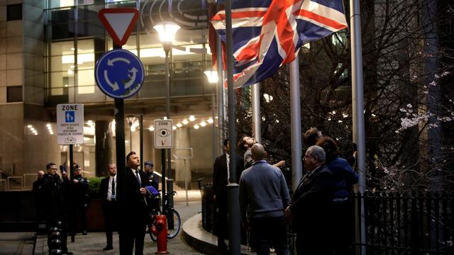 La bandera británica fue retirada de la sede de la UE.