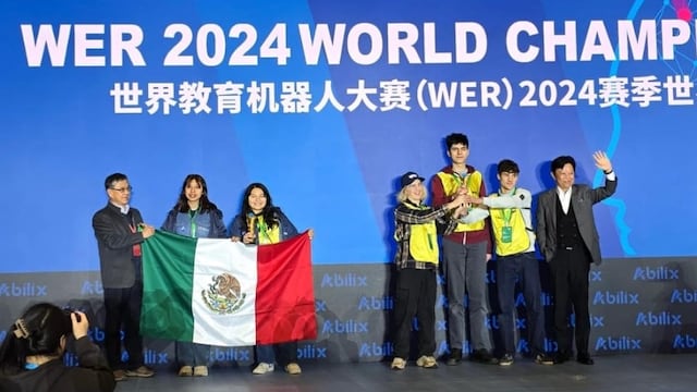 Estudiantes de la ETRR destacan en la Final Mundial de Robótica
