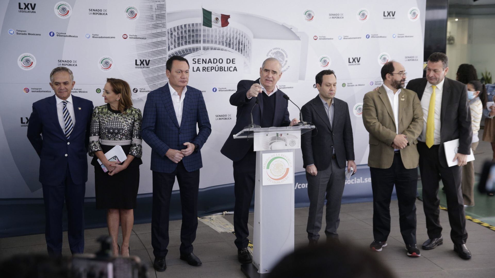 Miguel Ángel Mancera coquetea con su salida del PRD para llegar a este partido