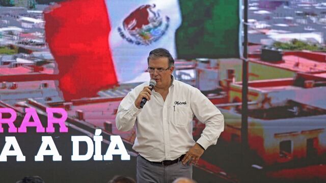 Marcelo Ebrard Casaubón, durante su ponencia sobre el Plan de Seguridad Ángel en el Colegio de Ingenieros de Jalisco