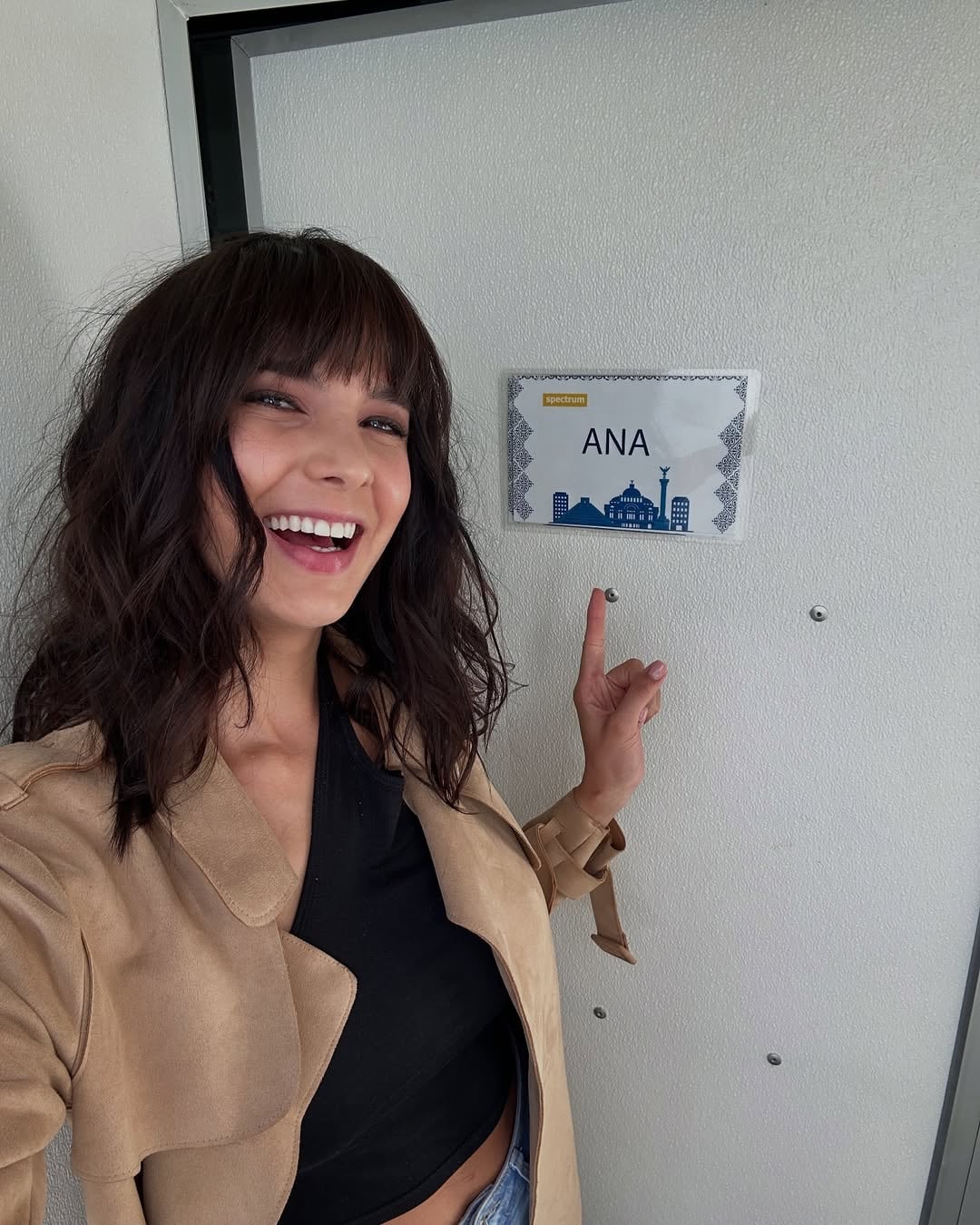 Ary Tenorio es Ana en Mamá Reinventada.