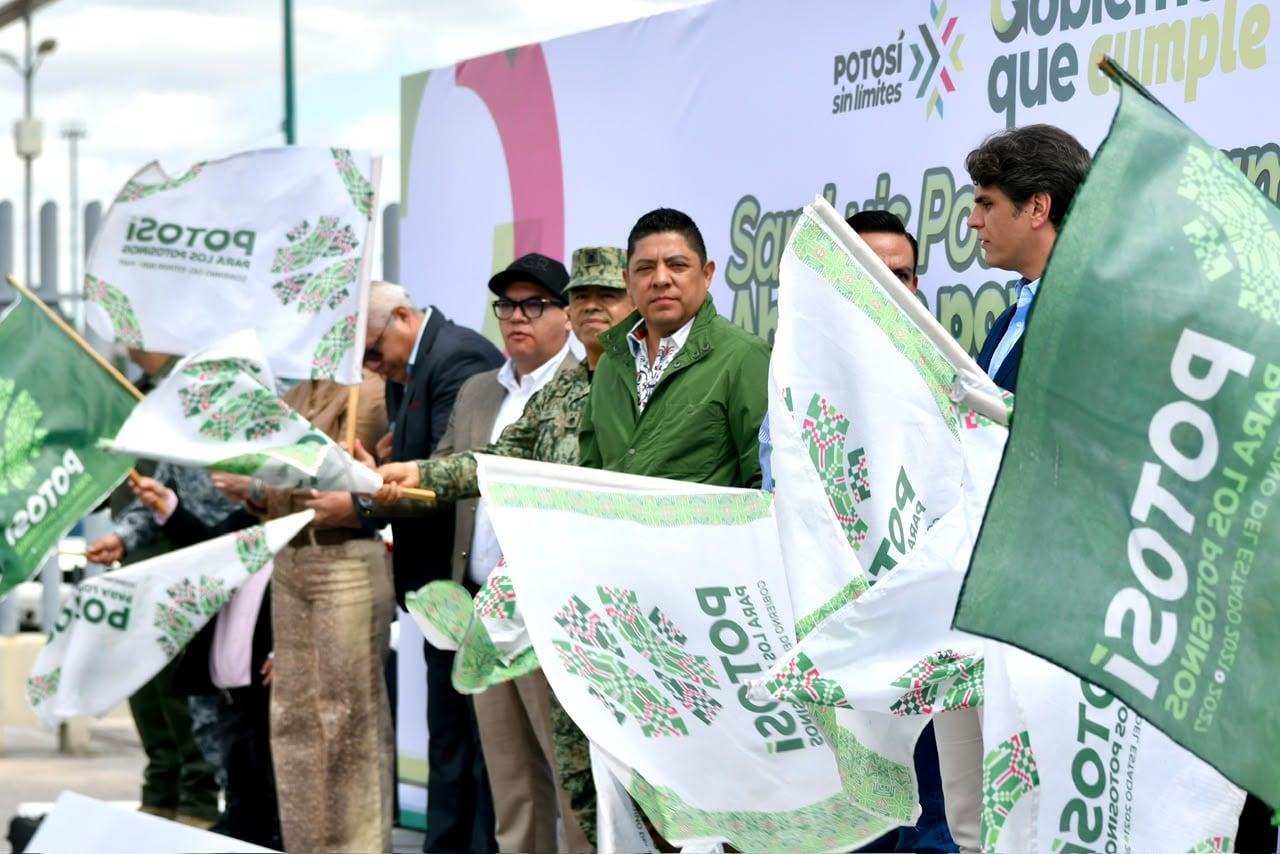 Ricardo Gallardo entrega 42 nuevas patrullas en San Luis Potosí