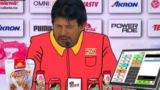 Cardozo fue víctima de muchas burlas por el exceso de patrocinadores en Chivas