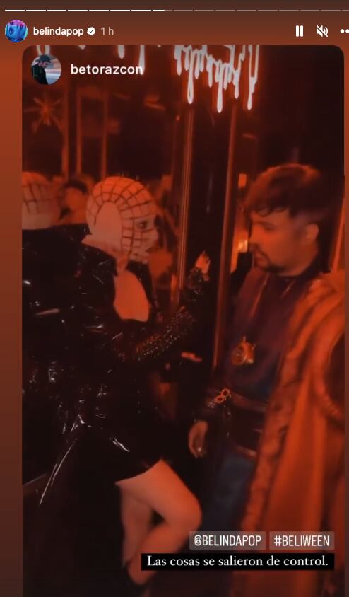 Belinda se disfraza de Pinhead para Halloween.