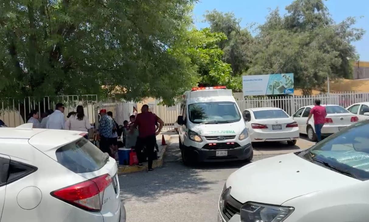 Alumnos y maestra sufren golpe de calor en la primaria Leona Vicario de Ciudad Victoria