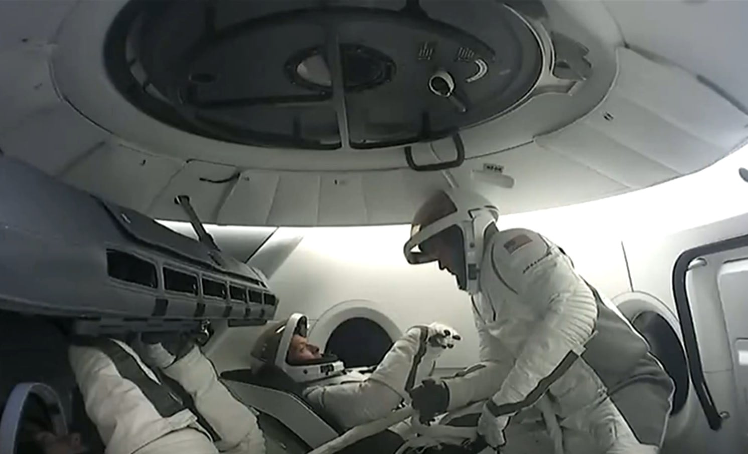 Astronautas de SpaceX hicieron una histórica caminata en el espacio
