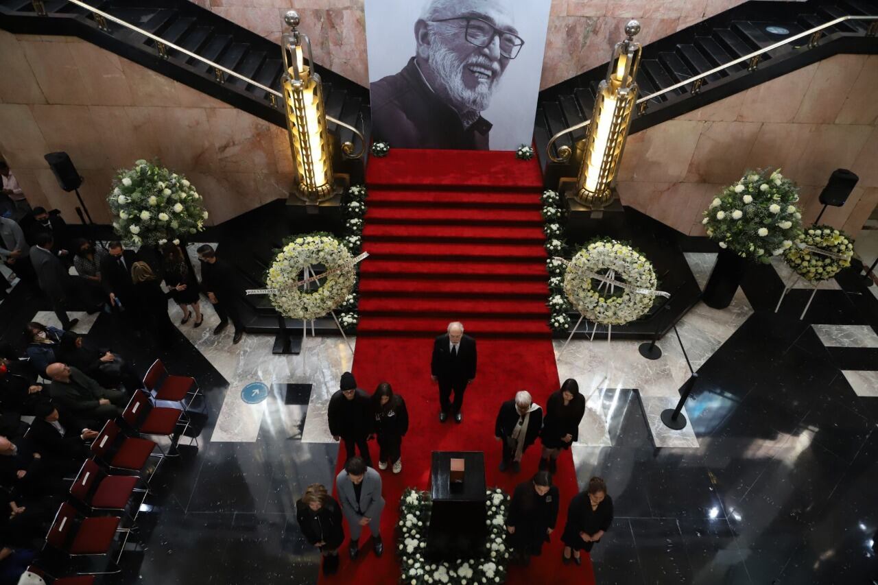 Homenaje póstumo a Alejandro Luna en el Palacio de Bellas Artes
