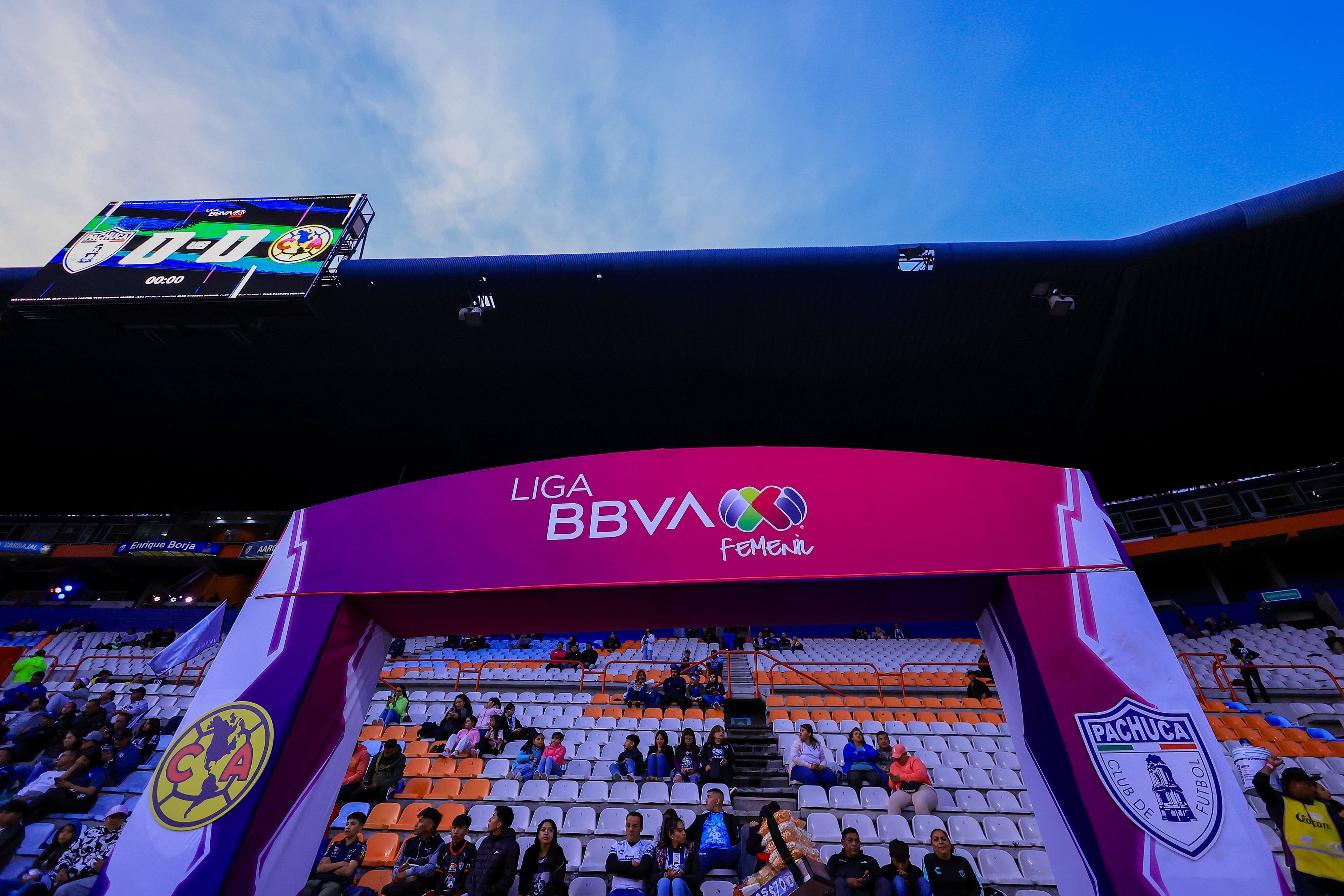 Pachuca vs America correspondiente a la Final Ida de la Liga MX Femenil
