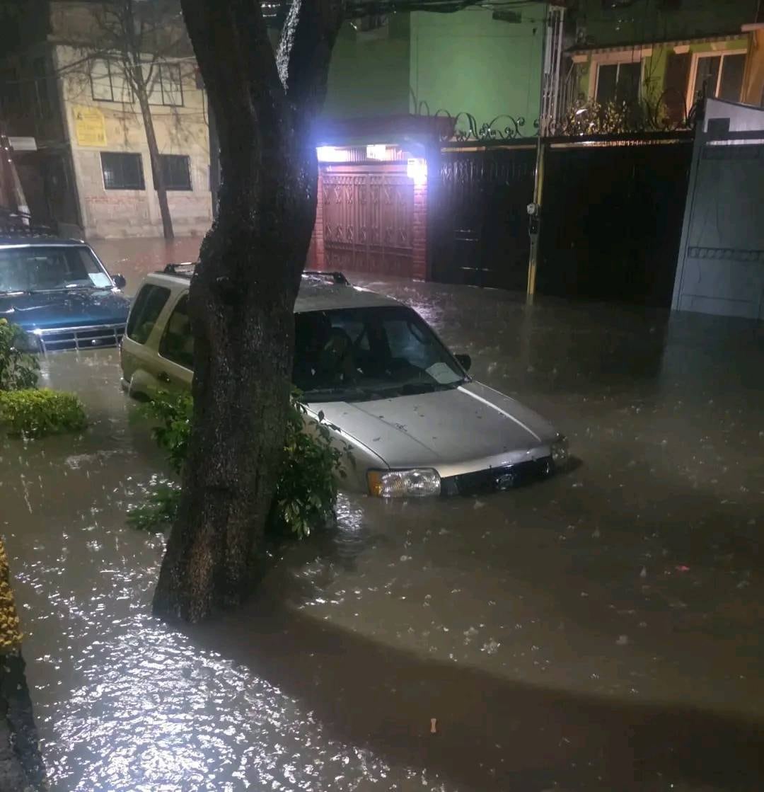 Presa Becerra se desborda tras fuertes lluvias en Álvaro Obregón