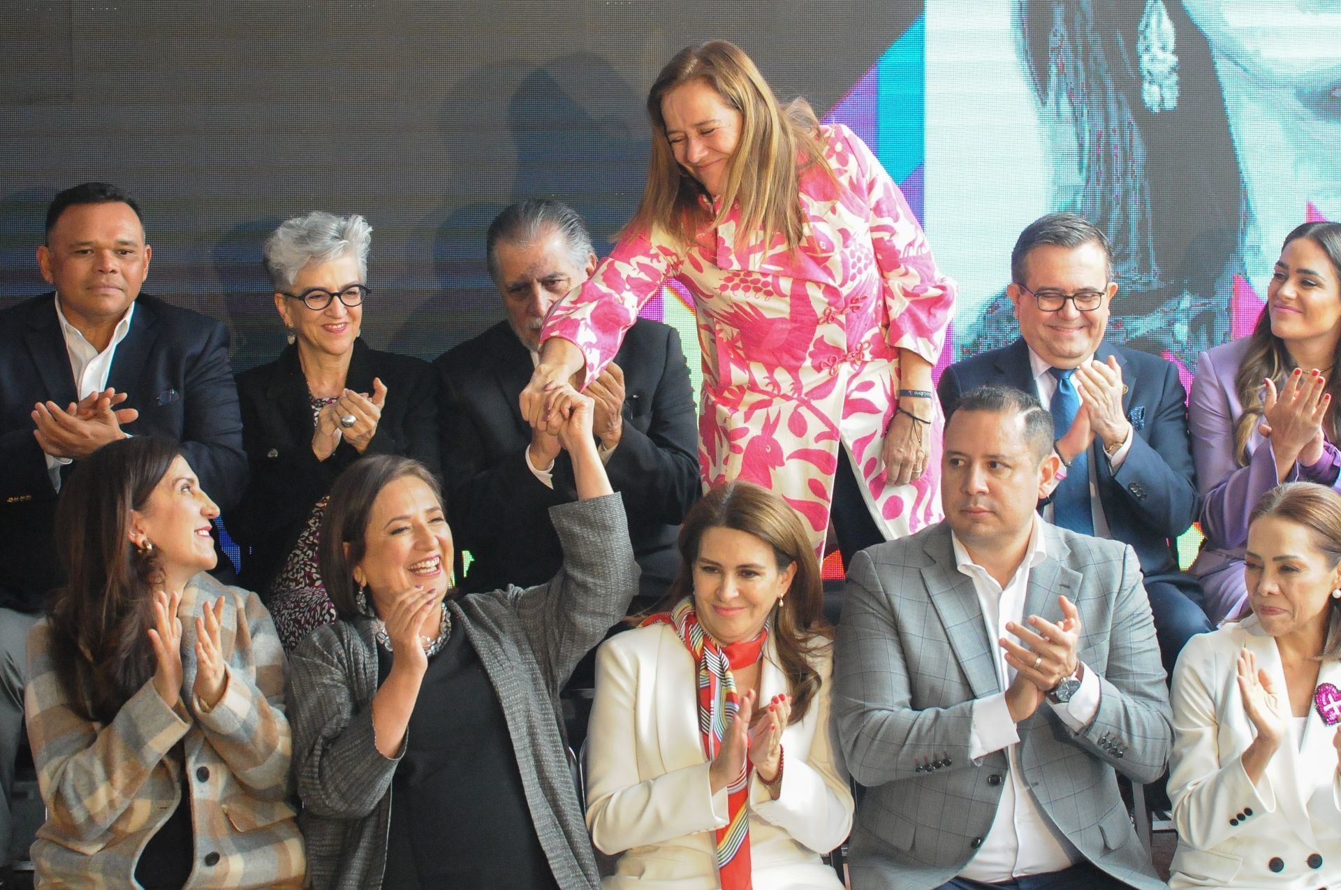 Xóchitl Gálvez presenta a su equipo de precampaña