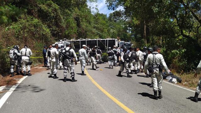 Se reportó un accidente en carretera de Oaxaca: Elemento de la Guardia Nacional murió.
