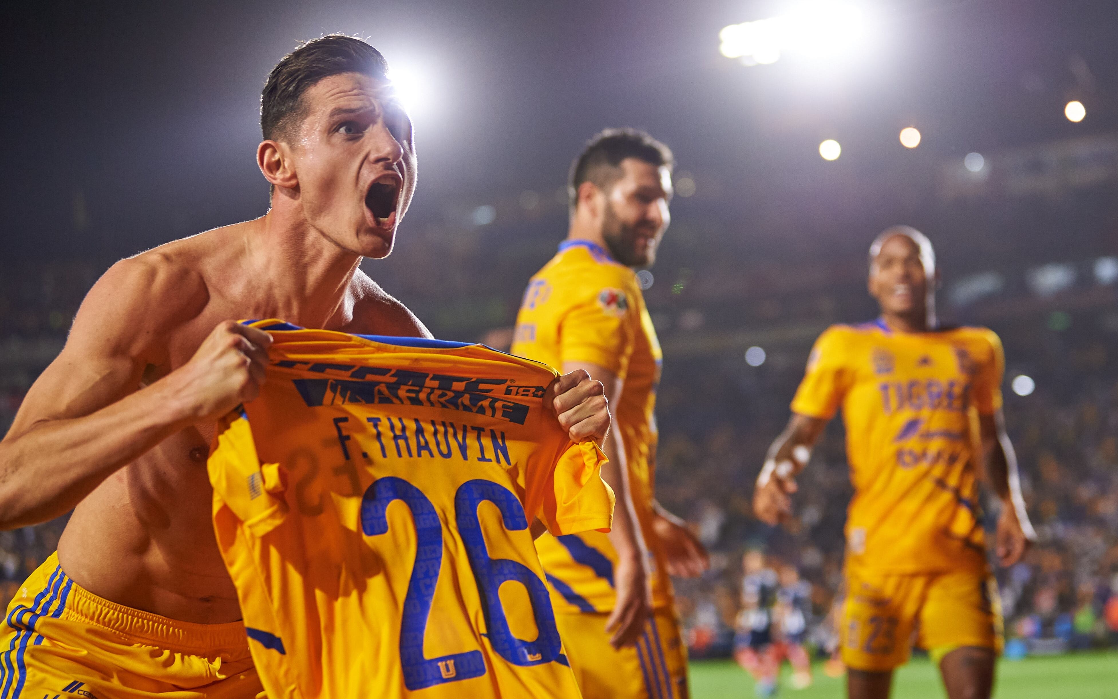 Florian Thauvin celebra un gol con el Club Tigres