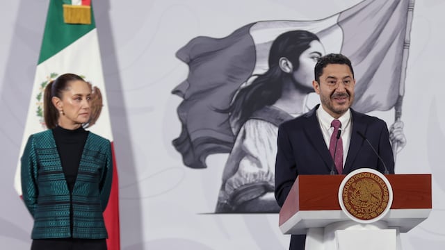 Martí Batres destaca avances del ISSSTE en infraestructura y abasto de medicamentos.