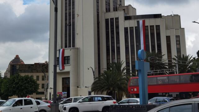 Edificio de la Lotería Nacional afectado por el sismo